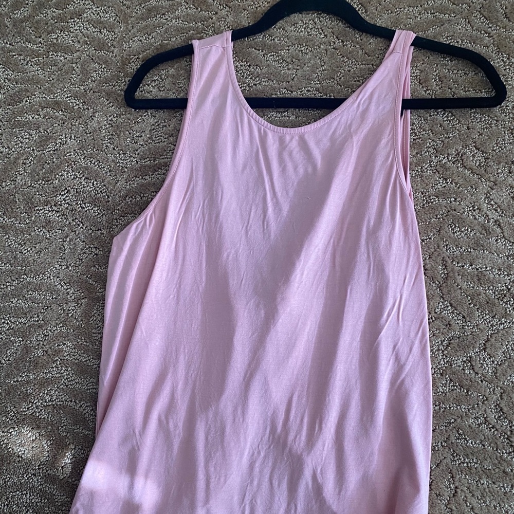 Zyia Activewear cute top with peek a boo back
